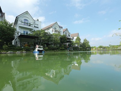 Bất động sản cận giang đang trở thành “hàng hot“