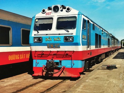 Trên chuyến tàu về quê ăn Tết