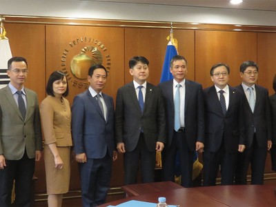 Một trong những nỗ lực nâng hạng thị trường là mở rộng kết nối, học hỏi kinh nghiệm quốc tế ở các TTCK phát triển 