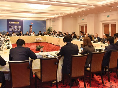 Các nhà đầu tư quốc tế cho rằng, doanh nghiệp trên sàn niêm yết Việt Nam cần cải thiện sự minh bạch và chất lượng quản trị, còn nhà quản lý cần mở rộng không gian đầu tư cho khối ngoại.