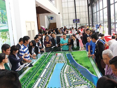 Địa ốc 7 ngày: Bất động sản vào mùa sôi động