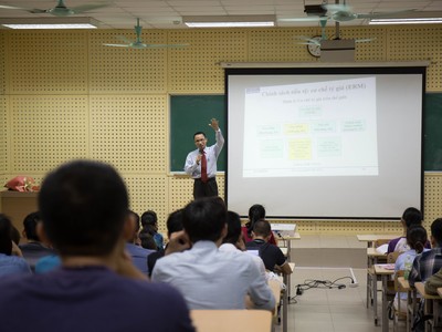 Câu lạc bộ chứng khoán SIC tổ chức khóa học chứng khoán cơ bản cho sinh viên