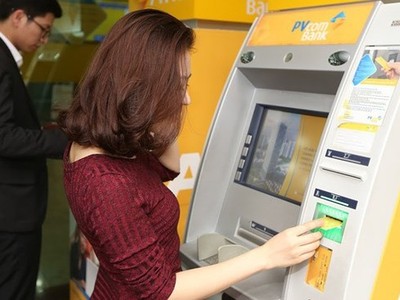 Khi mở thẻ tín dụng PVcomBank Mastercard, khách hàng được miễn phí thường niên năm đầu
