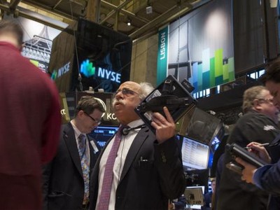 S&P bị đánh lùi khi sắp lên đỉnh