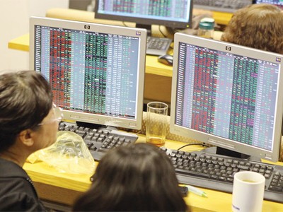 Giảm T+3 và giảm thuế, có quá khó để lại phải “kiến nghị“?