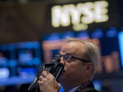 Áp lực bán tháo liên tiếp xảy ra ở các nhóm cổ phiếu khiến Nasdaq có chuỗi giảm dài nhất trong hơn 1 tháng qua - Ảnh: Reuters