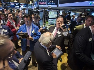 Phố Wall tăng điểm phiên đầu tuần nhờ cổ phiếu Internet và công nghệ sinh học - Ảnh: Reuters