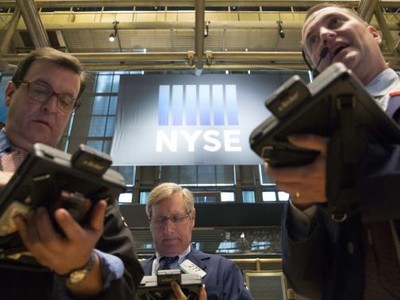 Phố Wall tiếp tục thoái lui với nỗi sợ hãi gia tăng - Ảnh: Reuters
