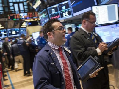 Phố Wall bị ảnh hưởng bởi sức khỏe của ngân hàng Bồ Đào Nha - Ảnh: Reuters