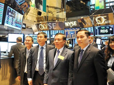 Bộ trưởng Bộ Tài chính và Chủ tịch UBCK thăm và làm việc tại Sở GDCK New York