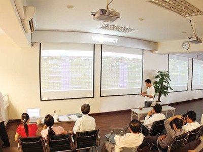 Theo quy định hiện hành, số tiền bồi thường tối đa là 10% giá trị thiệt hại do hủy lệnh bị lỗi