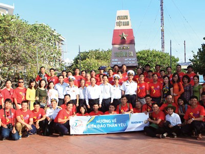 Từ đảo xa, nghĩ về sức mạnh niềm tin