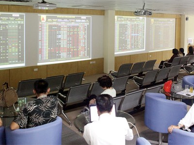 Hiện có khoảng 30 DN niêm yết đã cạn room đối với NĐT nước ngoài