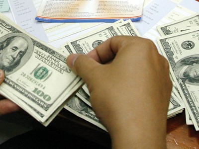 Đầu tư thế nào sau biến động bất ngờ của tỷ giá?