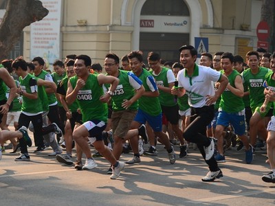 Giải chạy của hơn 2.000 người trong “giới văn phòng”