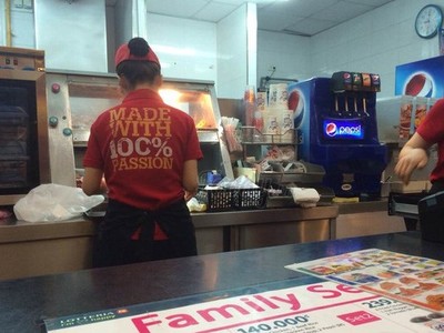 Các cửa hàng của Lotteria bị phạt vì kinh doanh dịch vụ ăn uống không bảo đảm an toàn thực phẩm dẫn đến ngộ độc thực phẩm