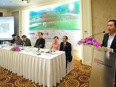 Ông Lê Trọng Minh, Tổng Biên tập Báo Đầu tư, Trưởng Ban tổ chức giải phát biểu tại buổi họp báo công bố Giải Swing for the Kids 2016