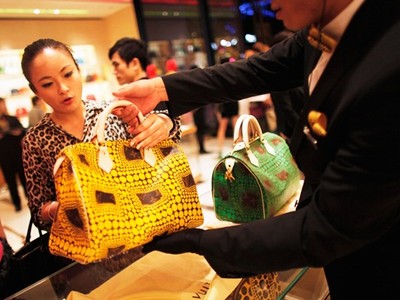 10 thói quen khiến bạn khó giàu