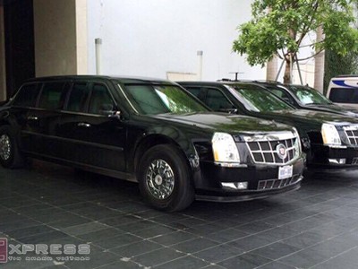 Hai chiếc limousine The Beast xuất hiện tại Hà Nội. Ảnh: Đại Dương