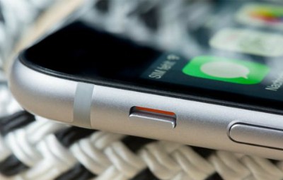 Nút gạt tắt tiếng là thiết kế đặc trưng trên iPhone được Apple duy trì từ model đầu tiên cho tới 6s hiện nay.