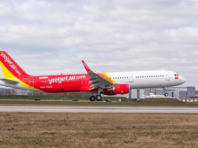 Vietjet “bay” cùng ngôi sao DJ Martin Garrix trong đêm nhạc EDM hoành tráng nhất Việt Nam