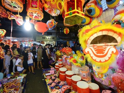 Đêm trung thu rực sắc màu 