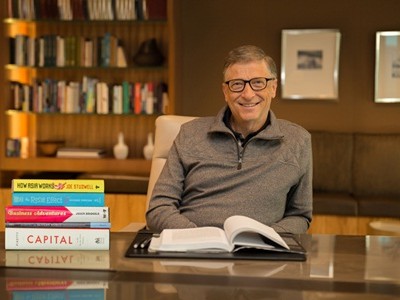 Bill Gates là người nổi tiếng thích đọc sách. Ảnh: Gatesnotes