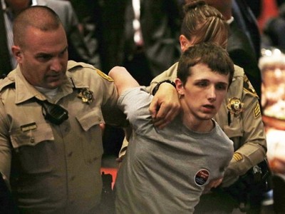 Sanford bị bắt tại cuộc vận động tranh cử của ông Trump ở Las Vegas. Ảnh: AP