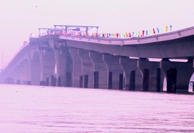 Cầu Tân Vũ - Lạch Huyện chính thức hợp long nhịp thông thuyền dài nhất của cầu.