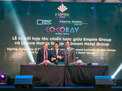 Đại diện Empire Group, Dream Hotel Group và Louvre Hotels Group lễ ký kết thỏa thuận hợp tác