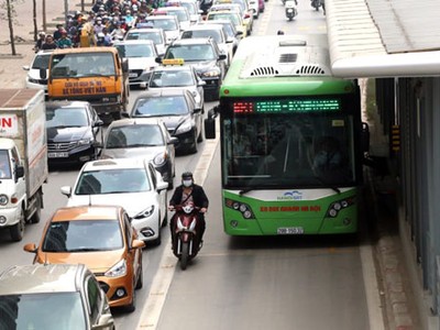 Buýt nhanh BRT được kỳ vọng góp phần cải thiện tình trạng giao thông đô thị hiện nay. Ảnh: Giang Huy.
