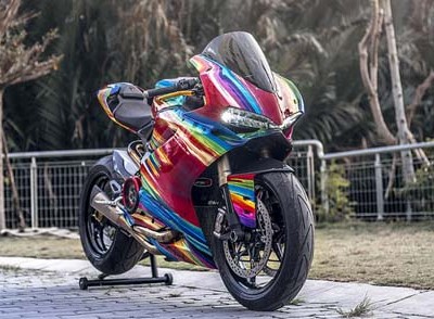 Bản độ cầu vồng 7 sắc trên Ducati Panigale 899. Ảnh: Lose Data.