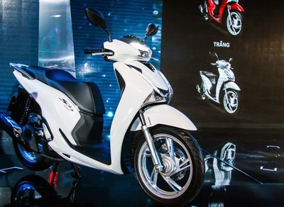 Mẫu Honda SH 150i ABS theo giá đề xuất của nhà sản xuất ở mức 90 triệu đồng.