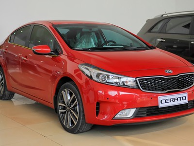 Kia Cerato giảm giá chưa ưu đãi từ 28-42 triệu.