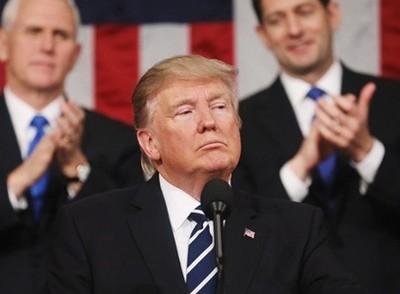 Những khoảnh khắc chia rẽ tại quốc hội Mỹ khi Trump phát biểu lần đầu