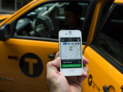 Ứng dụng gọi xe điện tử đang được nhiều khách hàng ưu chuộng.Ảnh minh họa: Xuân Hoa