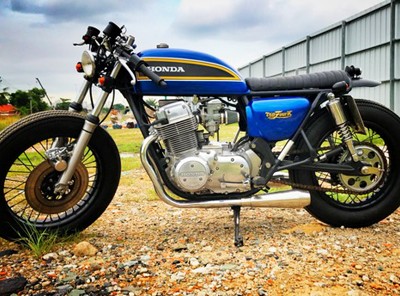 Honda CB750K8 1978 độ brat style.