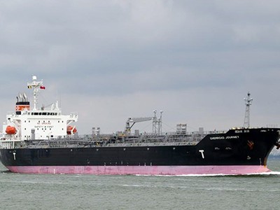 Tàu nước ngoài mắc cạn ở Bình Thuận. Ảnh:T.H