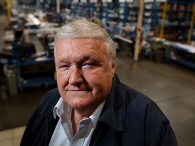 Donald Friese không thích chỉ nói cảm ơn. Ảnh:LA Times