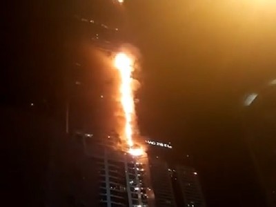 Cháy tháp 79 tầng ở UAE