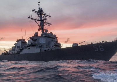 Tàu khu trục tên lửa dẫn đường John S. McCain của Mỹ hồi tháng một tuần tra ở Biển Đông. Ảnh:Hạm đội 7.