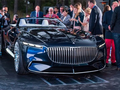 Mẫu concept mui trần ra mắt tại một dinh thự tại khu sân golf Pebble Beach tại Camel, California, Mỹ, dịp cuối tuần qua. Ảnh:Carscoops.