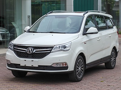 BAIC F5, mẫu MPV lạ tại Hà Nội. Ảnh:Lương Dũng.