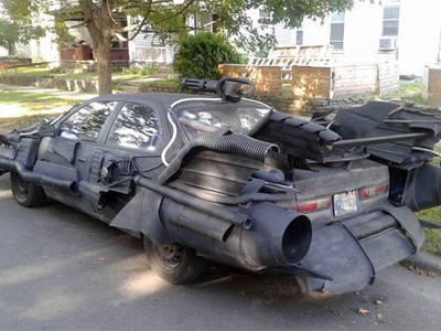 Chiếc sedan thiết kế trung tính biến hình hoàn toàn với những món đồ lắp thêm.