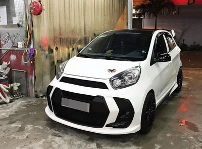 Kia Morning độ bodykit tại xưởng thực hiện ở Sài Gòn. Ảnh:Vũ Phi Long.
