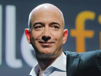 Jeff Bezos từng vượt Bill Gates làm người giàu nhất thế giới năm nay. Ảnh:Forbes
