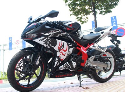 Honda CBR250RR bản đặc biệttại một showroom tư nhân ởquận Thủ Đức.
