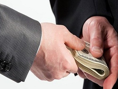 Bắt tạm giam Trưởng phòng Thanh tra Cục thuế Bình Định nhận hối lộ 130 triệu đồng