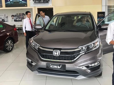 Một đại lý Honda tấp nập nhờ chương trình giảm giá. Ảnh:Việt Cường.