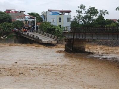 Lũ quét, Yên Bái ngập sâu trong bùn